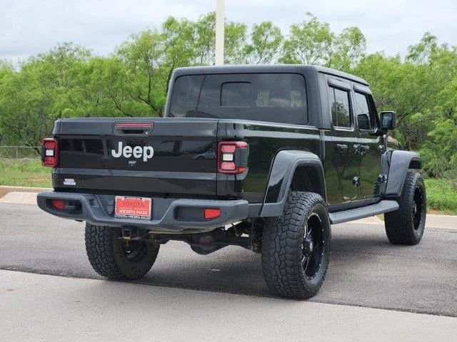 Used 2020 Black Clearcoat Jeep Overland 4x4 Crew Cab 5 ft. box image 6