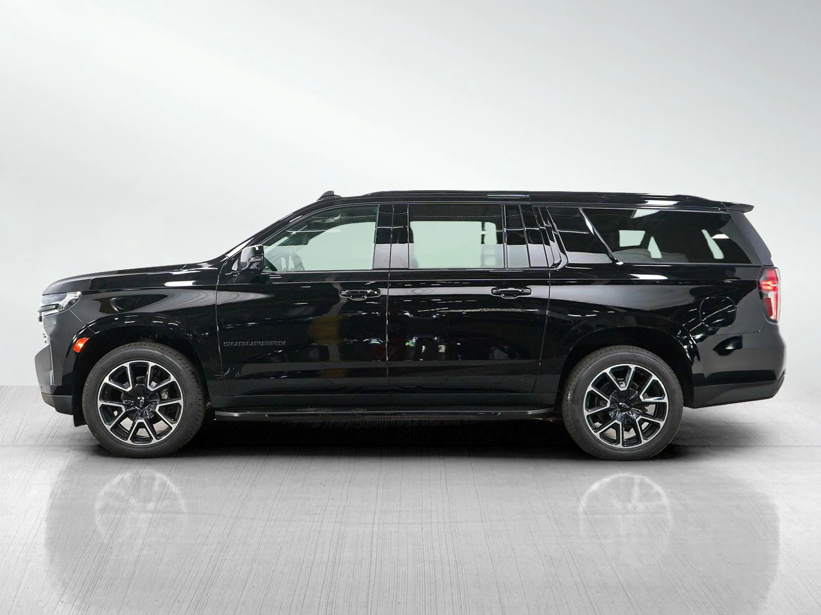Used 2024 Chevrolet Suburban RST with VIN 1GNSKEKT2RR394849 for sale in Bloomington, Minnesota