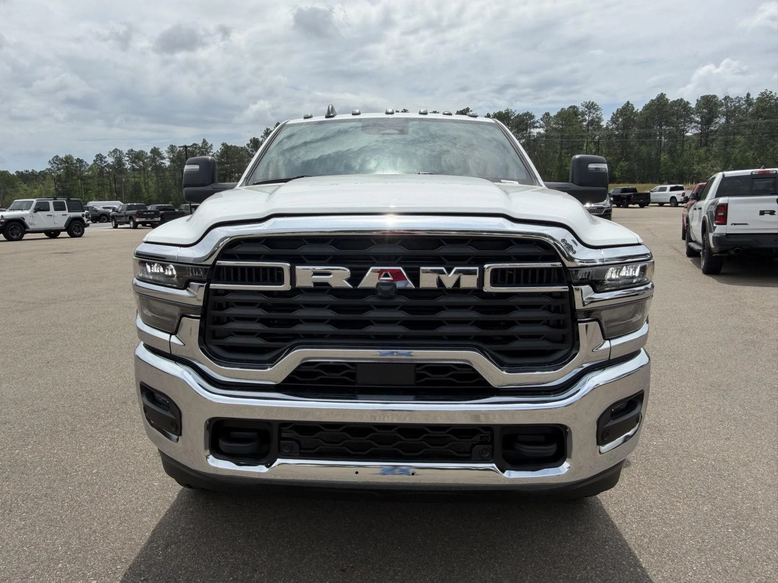 New 2026 Bright White Clear-Coat Exterior Paint RAM Tradesman image 2