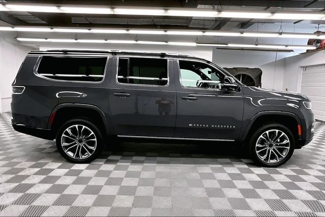Used 2025 Baltic Gray Metallic Clearcoat Jeep Series III image 14