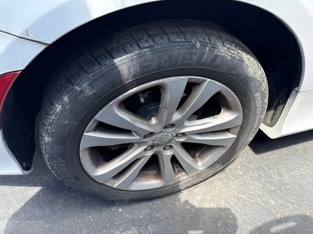 Used 2016 White Chrysler Limited image 21