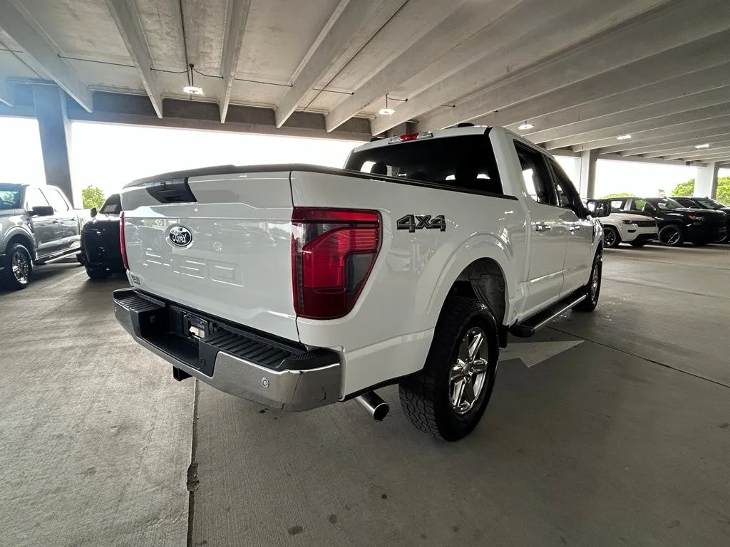 Used 2025 Oxford White Ford XLT image 5
