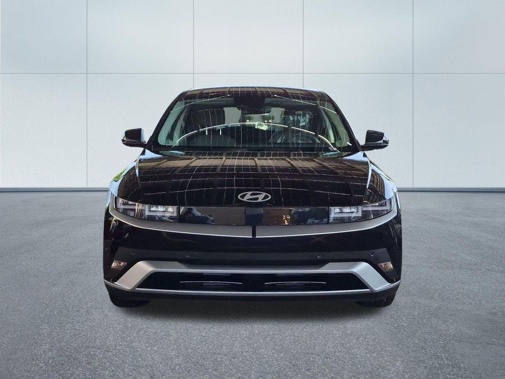 New 2026 Black Hyundai SEL image 2
