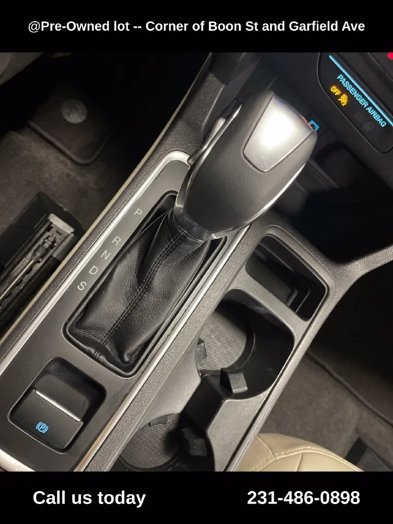 Used 2019 Blue Ford SEL image 25