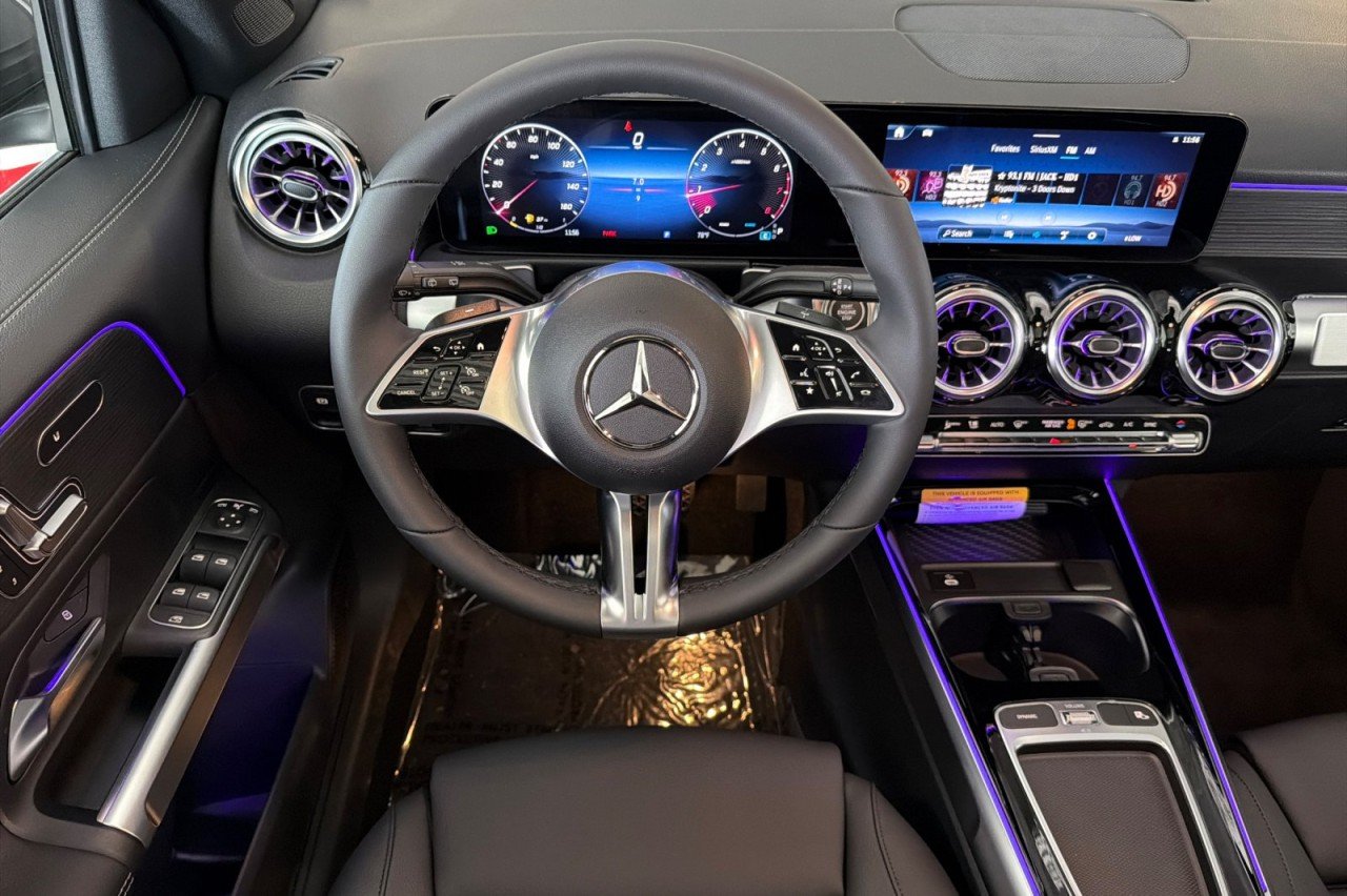 New 2026 Mountain Grey Metallic Mercedes-Benz GLB 250 4MATIC® SUV image 13