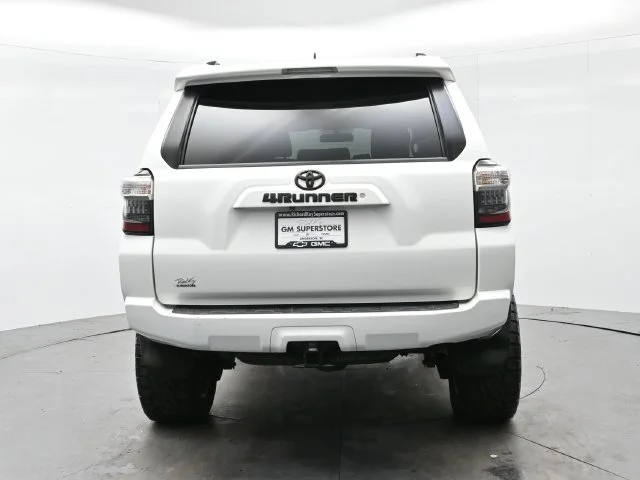 Used 2019 Super White Toyota SR5 image 6