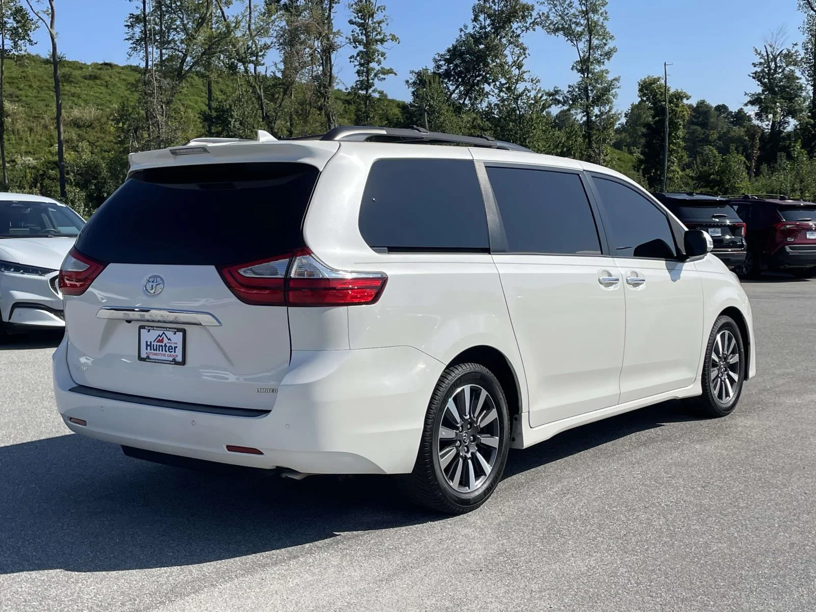 Used 2019 Blizzard Pearl Toyota Limited Premium image 30