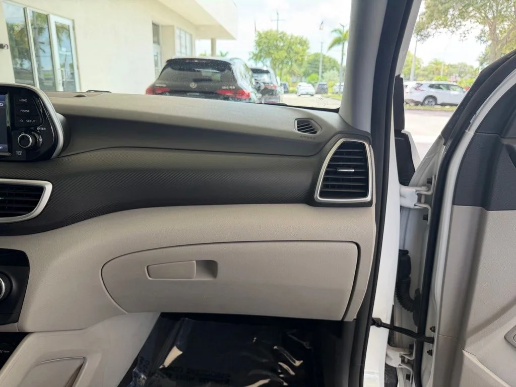 Used 2019 White Hyundai Value image 24