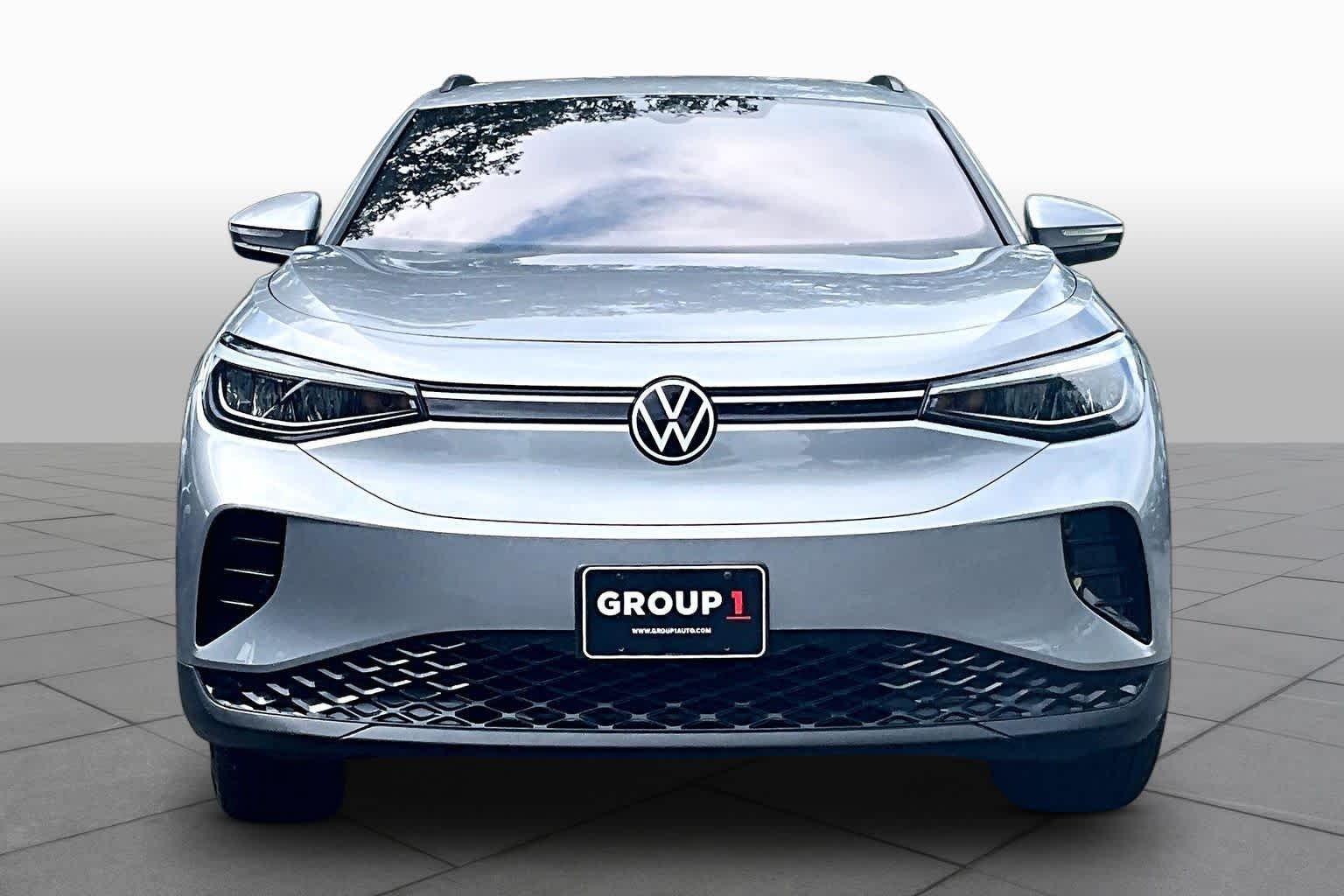 Certified Used 2025 Silver Mist Metallic Volkswagen Pro image 3