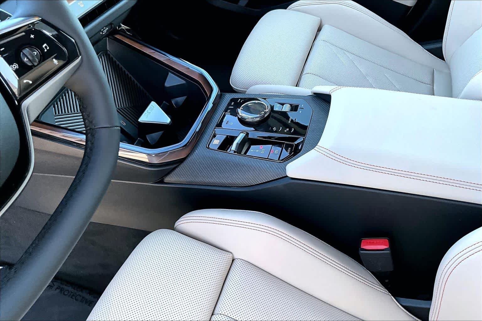 New 2026 Alpine White BMW 30 xDrive image 7