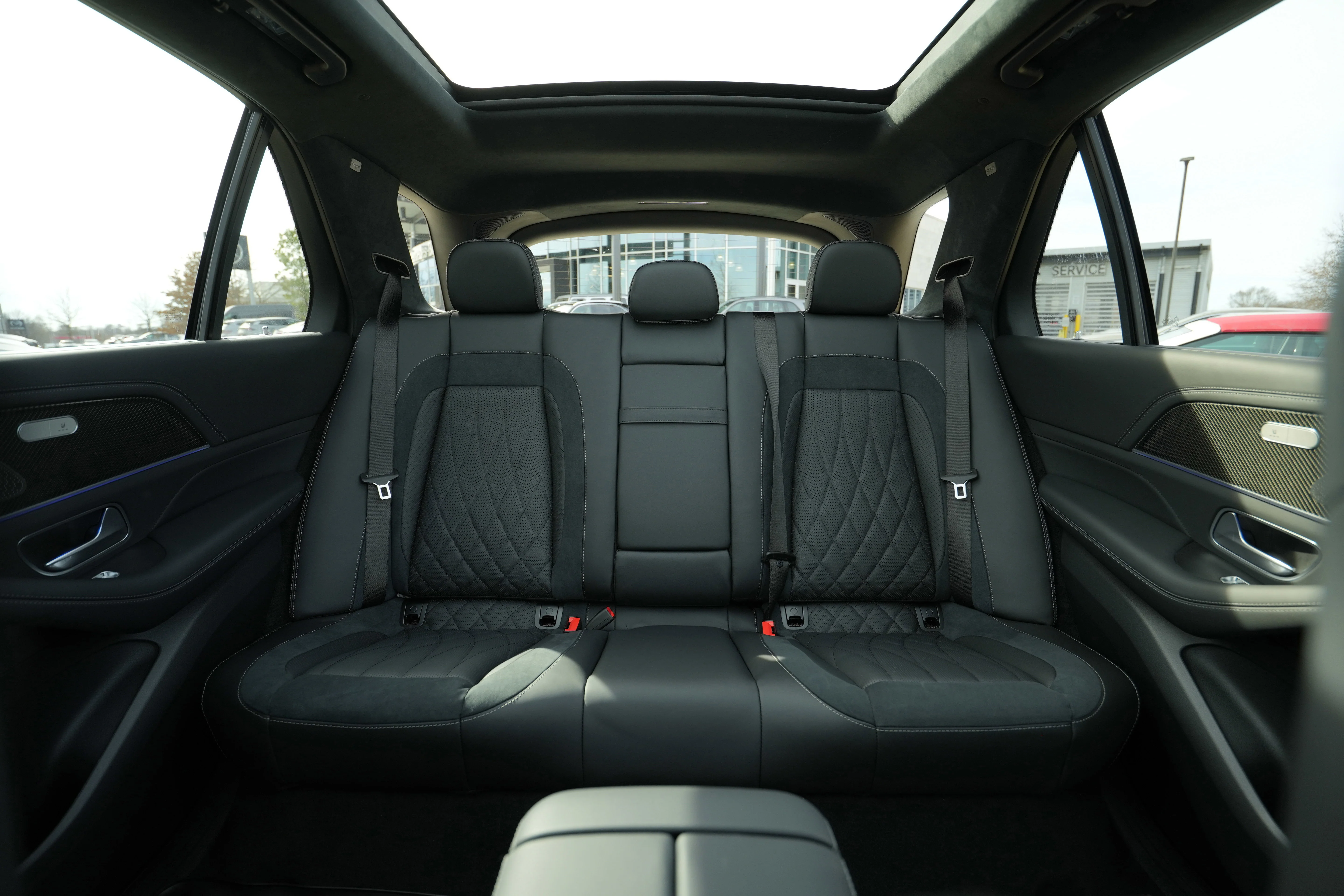 New 2026 MANUFAKTUR Alpine Grey Mercedes-Benz AMG® GLE 63 S image 43