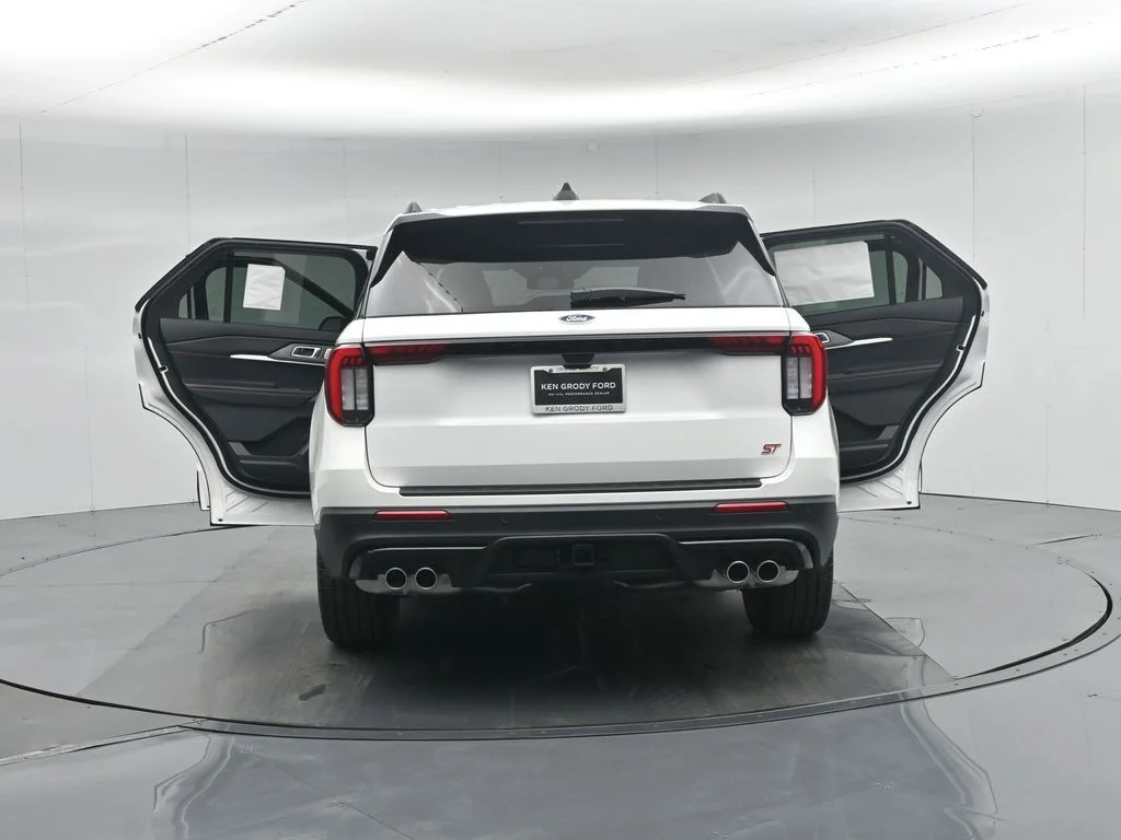 New 2026 Star White Metallic Tri-Coat Ford ST image 33
