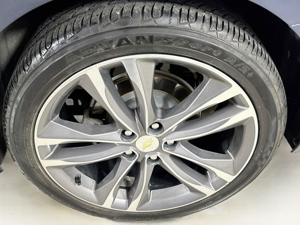 Used 2021 Northsky Blue Metallic Chevrolet LT image 39