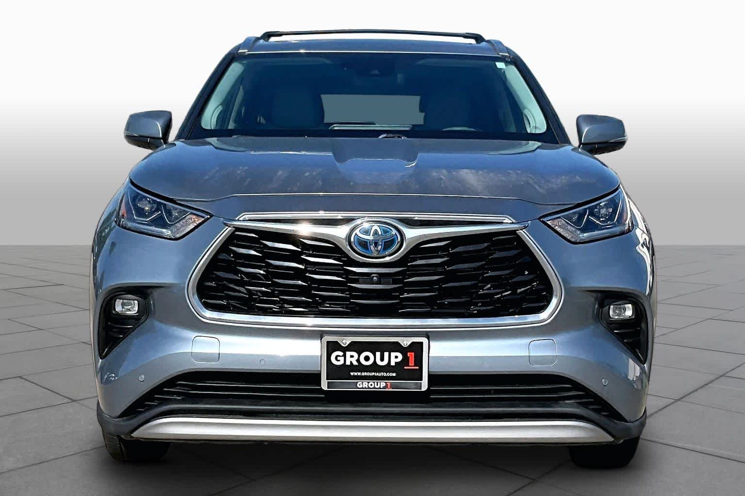 Used 2021 Moon Dust Toyota Hybrid Platinum image 4