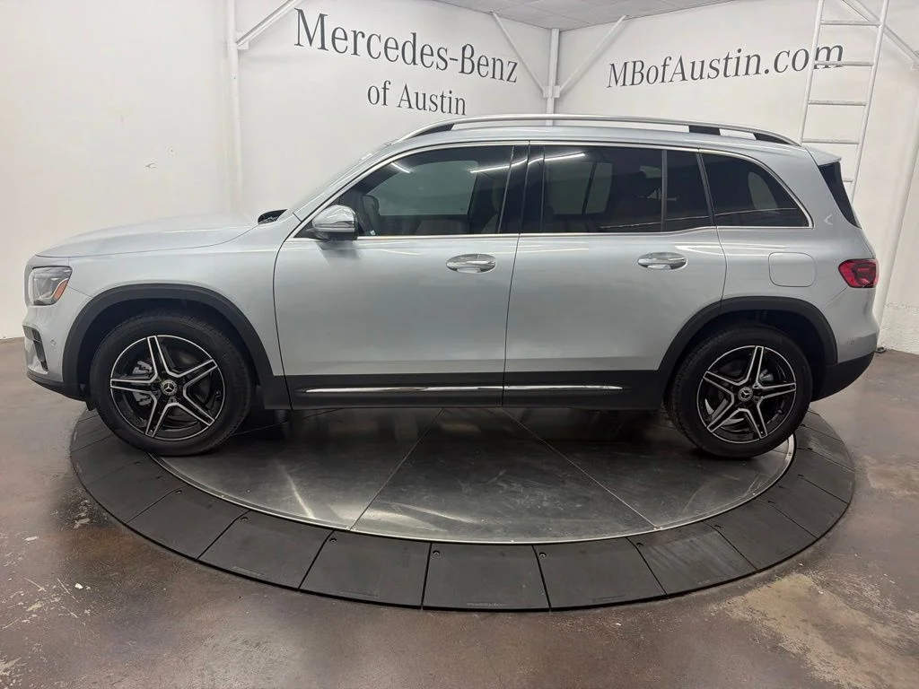 New 2026 Silver Mercedes-Benz GLB 250 image 4