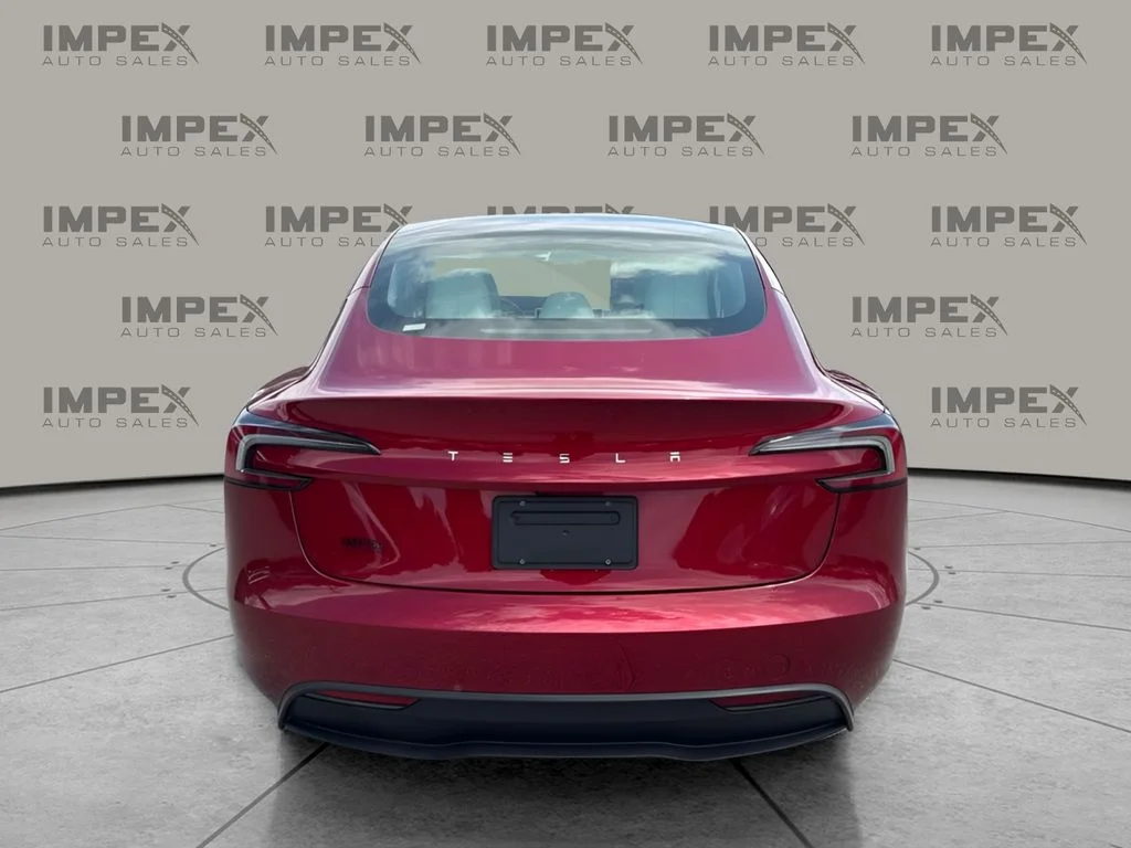 Used 2024  Tesla Base image 4