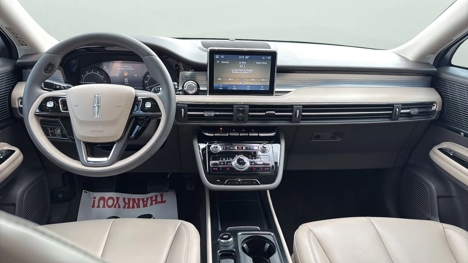 Used 2022 White Lincoln Standard image 21