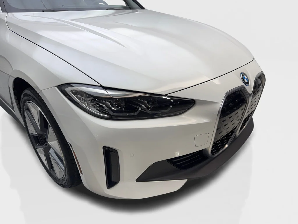 Used 2024 White BMW eDrive35 image 19