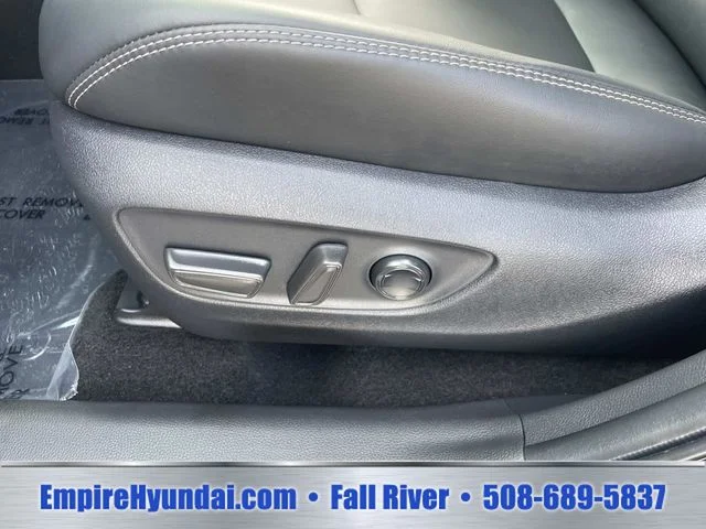 2025 Toyota RAV4 XLE Premium - Photo 20