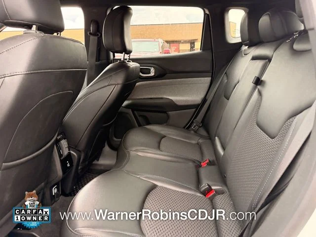 Used 2024 White Jeep Latitude image 6