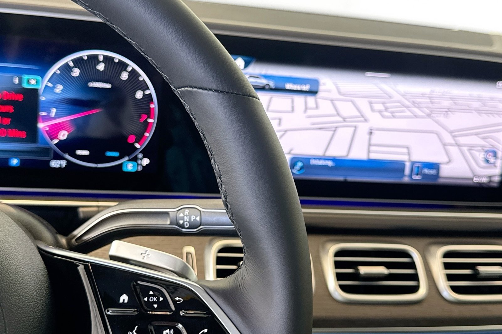 New 2026 Obsidian Black Metallic Mercedes-Benz GLE 350 image 15