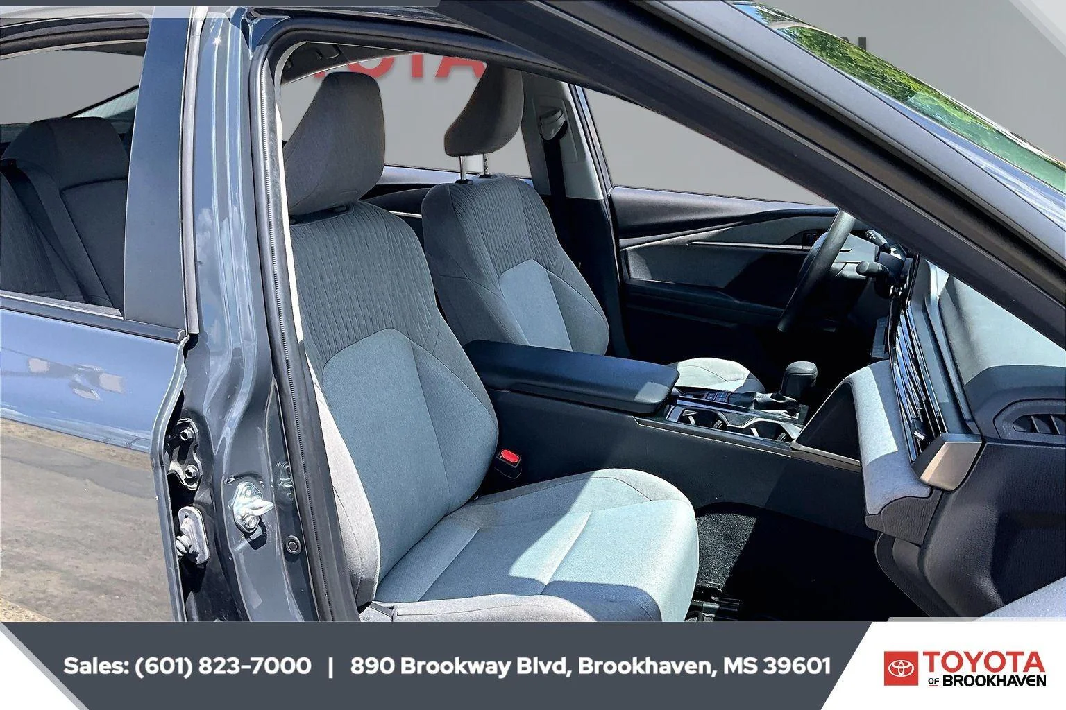 Used 2025 Underground Toyota LE image 6