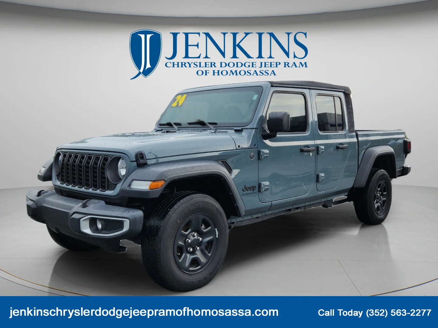 Used 2024 Anvil Clear Coat Jeep Sport image 11