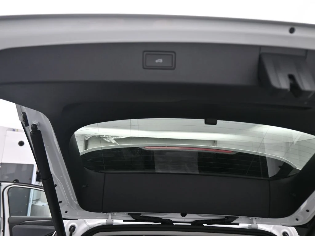 2026 Volkswagen Tiguan SE - Photo 42