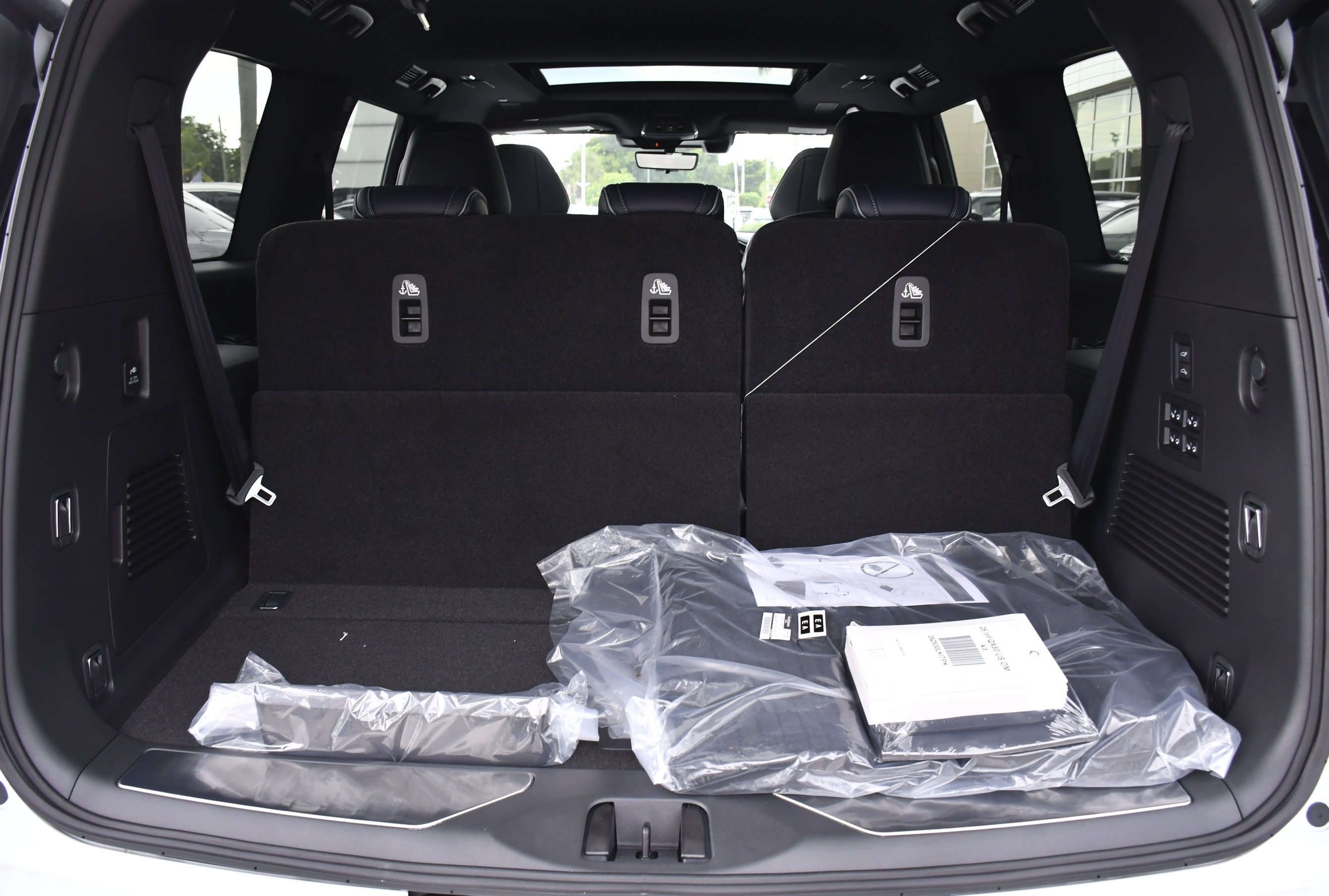 New 2026 RADIANT WHITE INFINITI Sport 4WD image 36