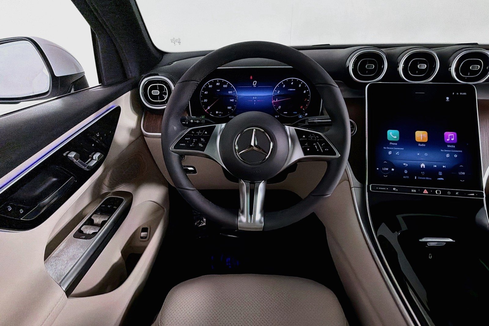New 2026 Polar White Mercedes-Benz GLC 300 SUV image 4