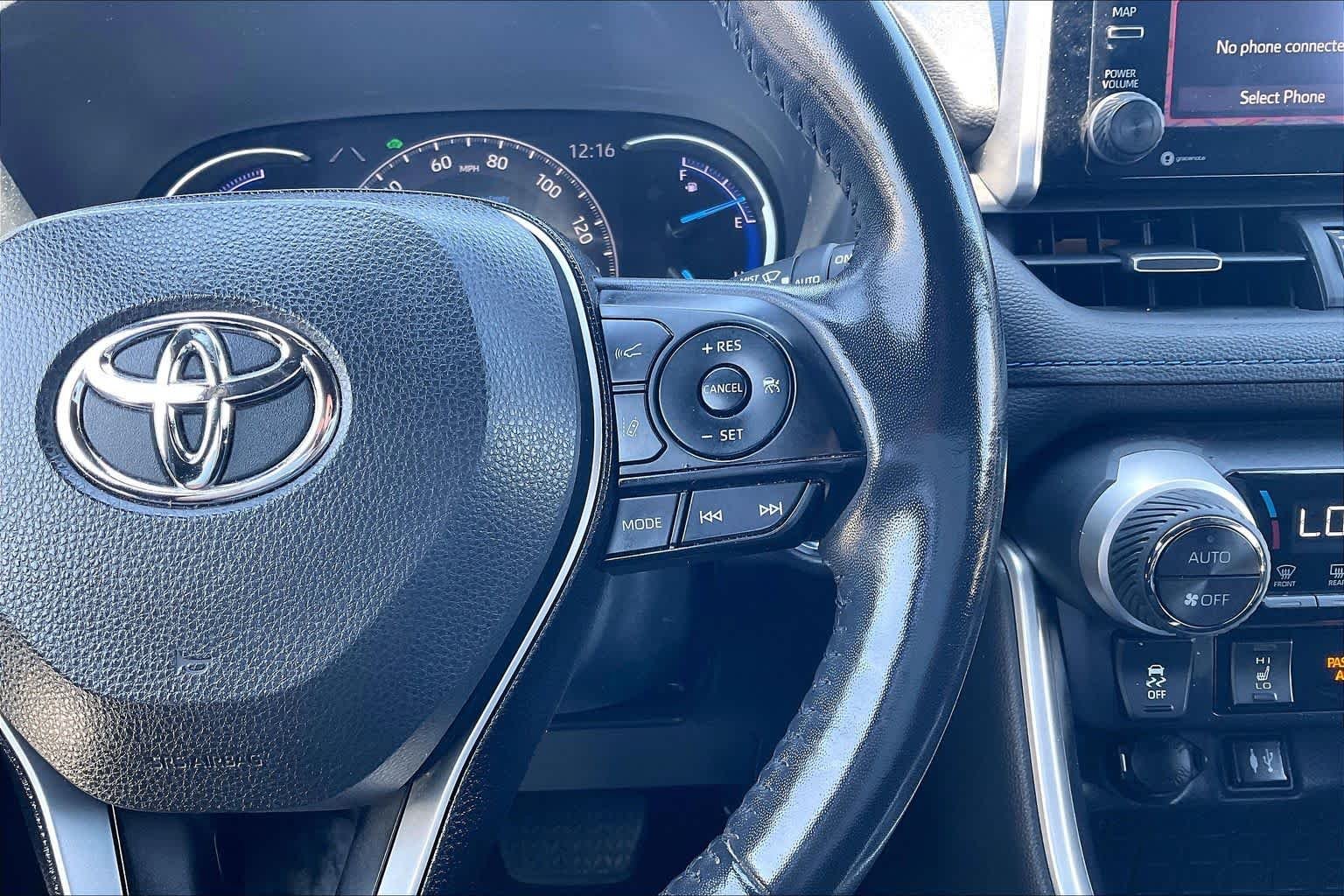 Used 2019 Blizzard Pearl w/Black Roof Toyota Hybrid XSE image 25