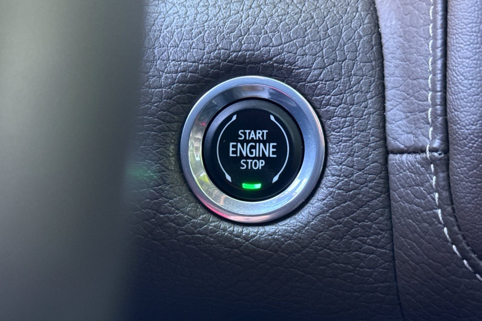 Used 2023  GMC Denali image 23