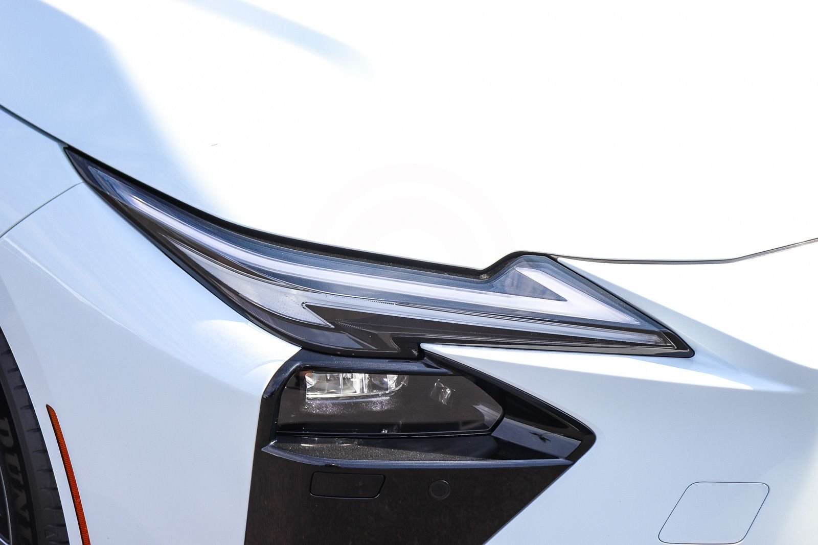 New 2026 Ultra White Lexus ES 350e PREMIUM image 11