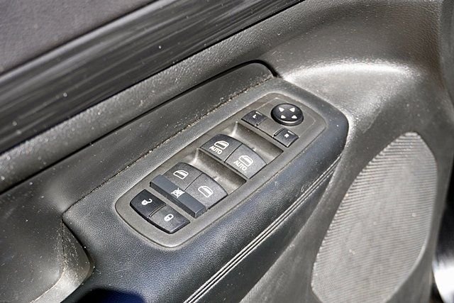 Certified Used 2022 Black Jeep Laredo X image 22