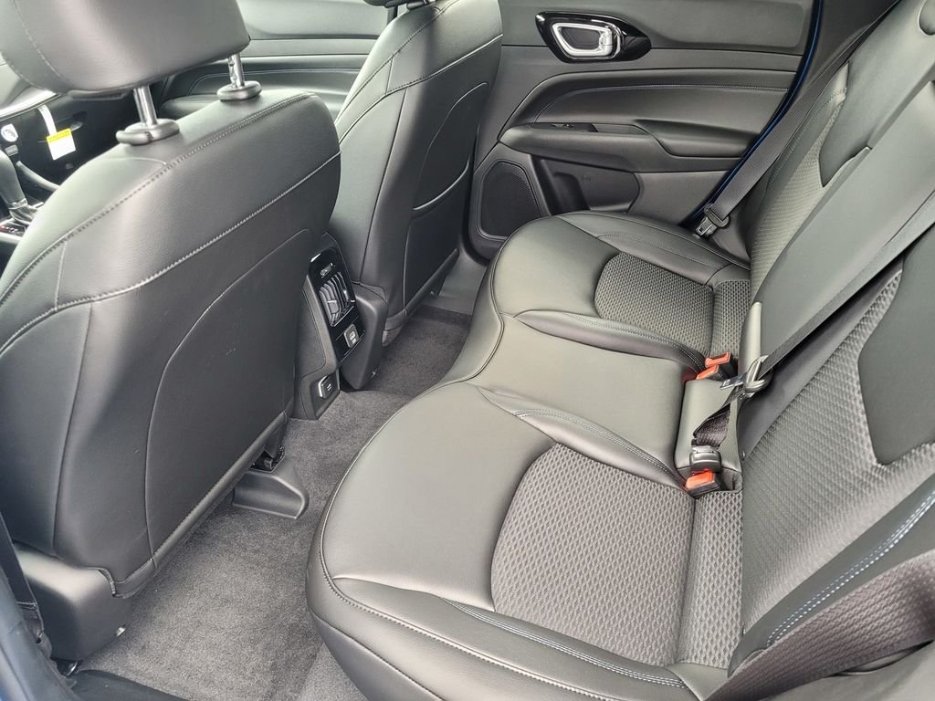 New 2026 Hydro Blue Pearlcoat Jeep Latitude image 6