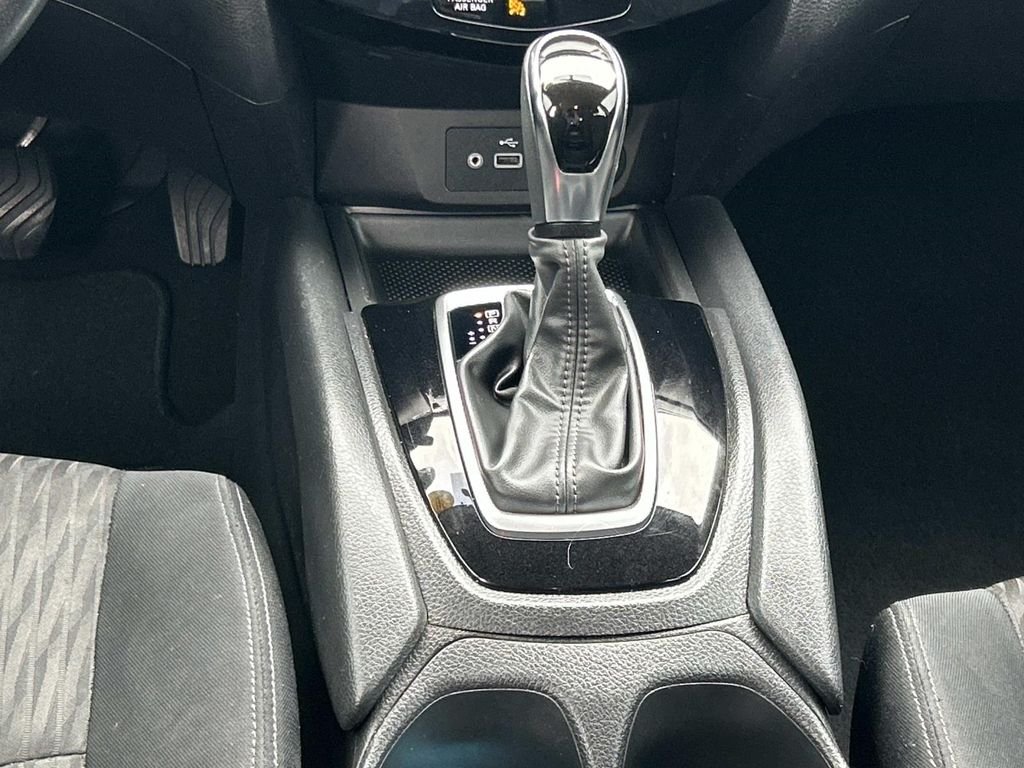 Used 2018 Magnetic Black Nissan SV image 16