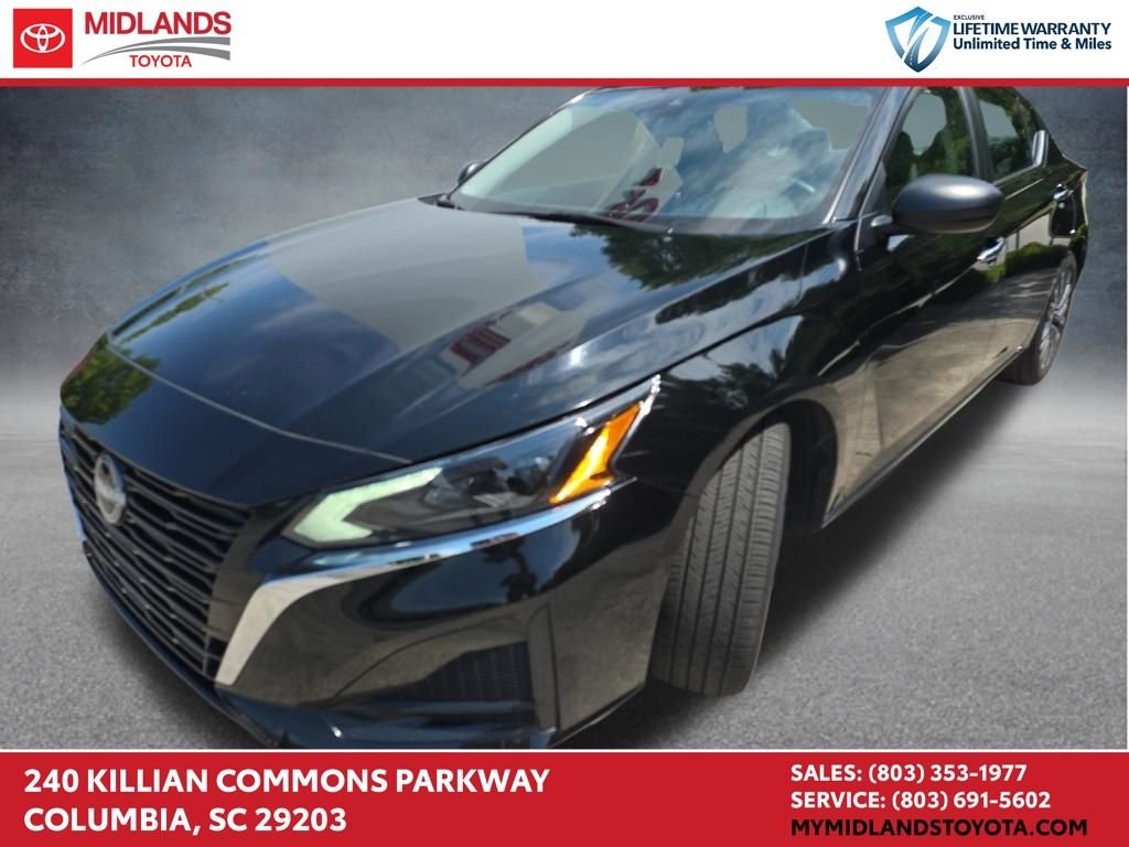 Used 2025 Black Nissan 2.5 SV image 1
