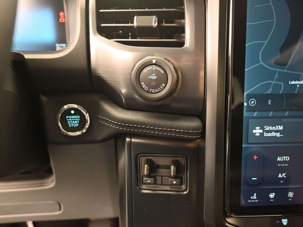 2025 Ford F-150 Lightning Flash - Photo 17