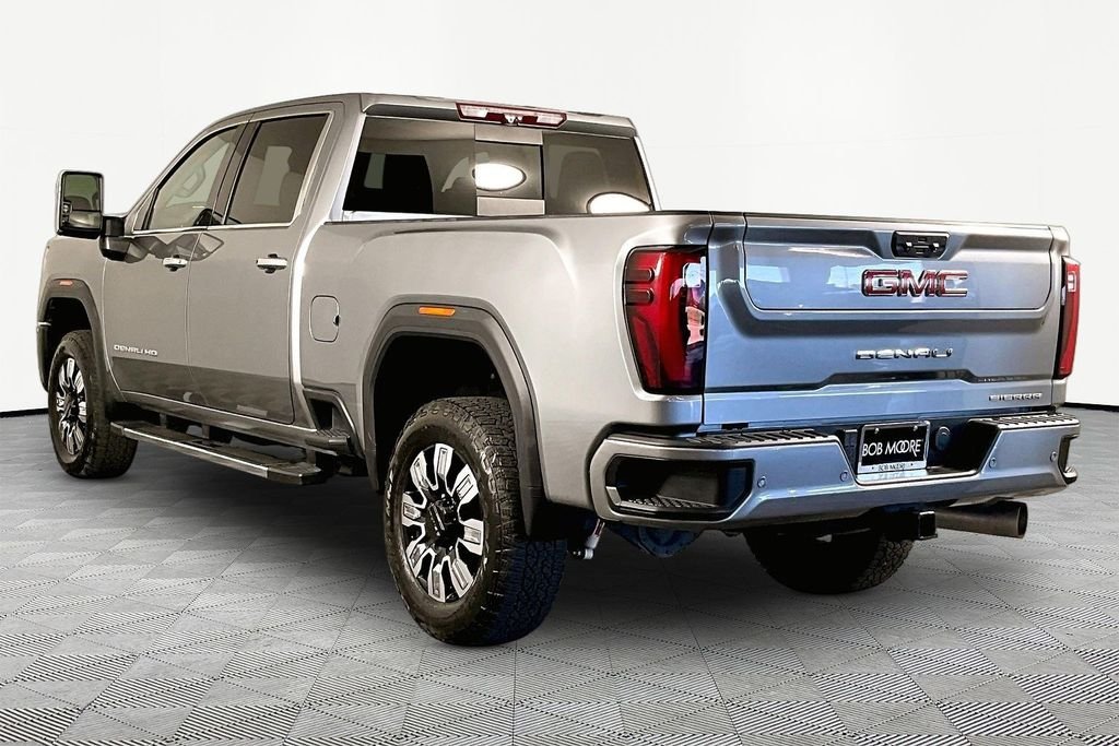 Used 2024 Silver GMC Denali image 4