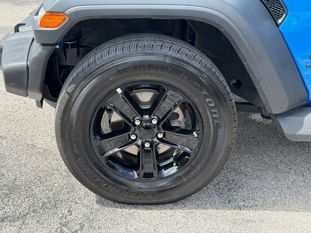 Used 2023 Blue Jeep Sport image 9