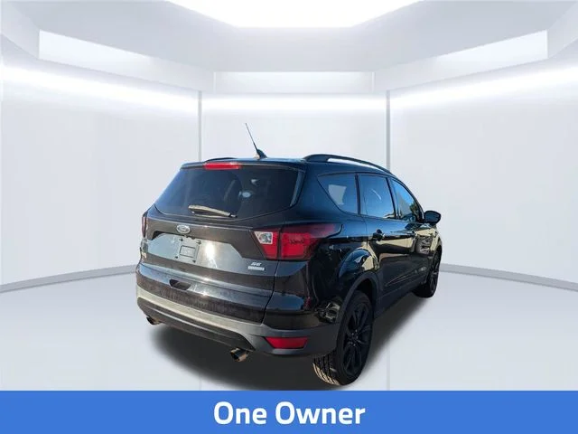 Used 2019 Black Ford SE image 2