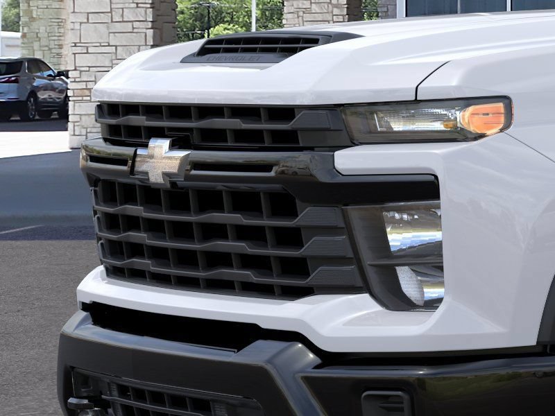 New 2026 Summit White Chevrolet WT image 13