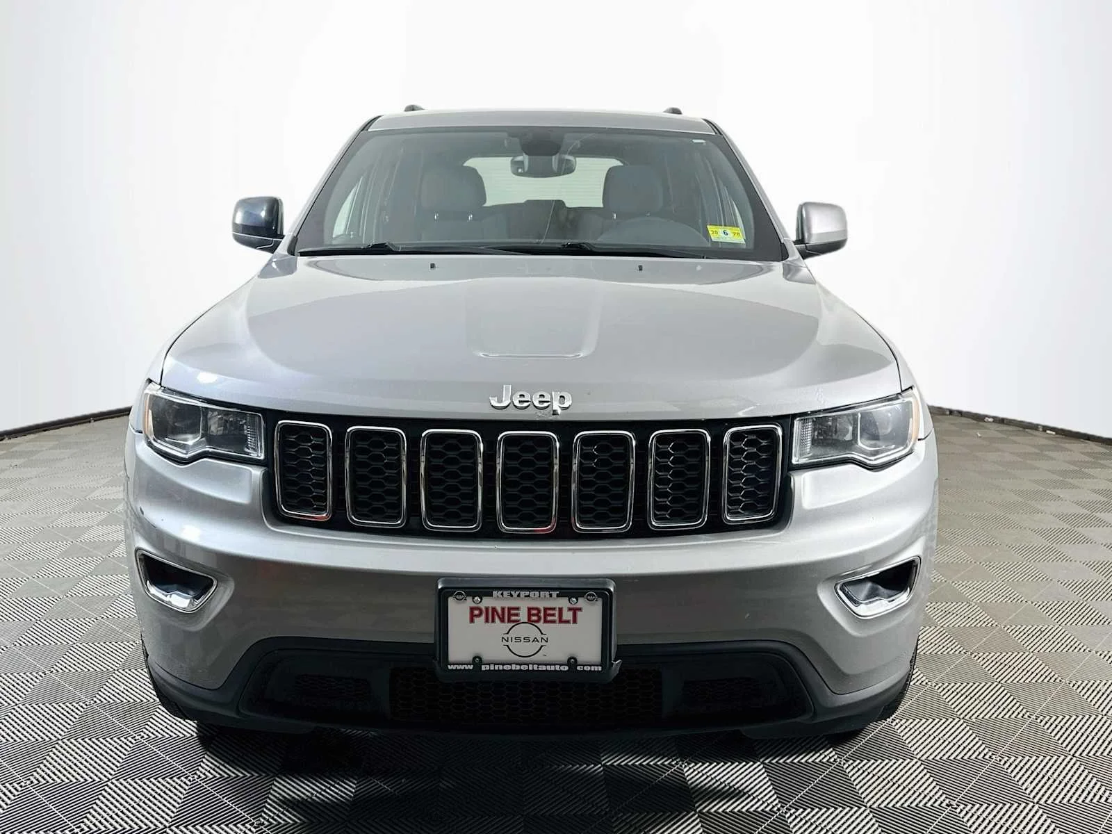 Used 2017 Billet Silver Metallic Clearcoat Jeep Laredo image 2