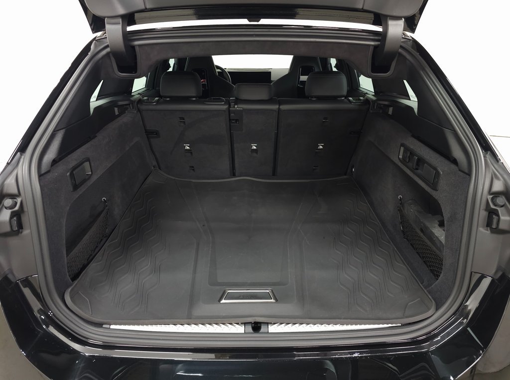 2025 BMW M5 - Image 5