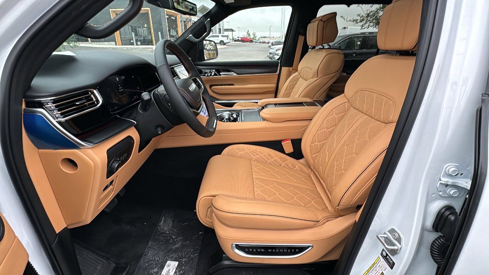 New 2026 Bright White Clear-Coat Exterior Paint Jeep Summit Reserve image 13