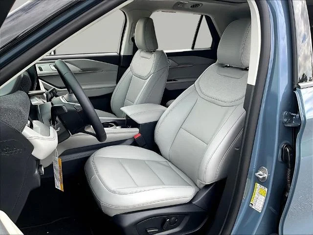 New 2026 Vapor Blue Metallic Ford Active image 56