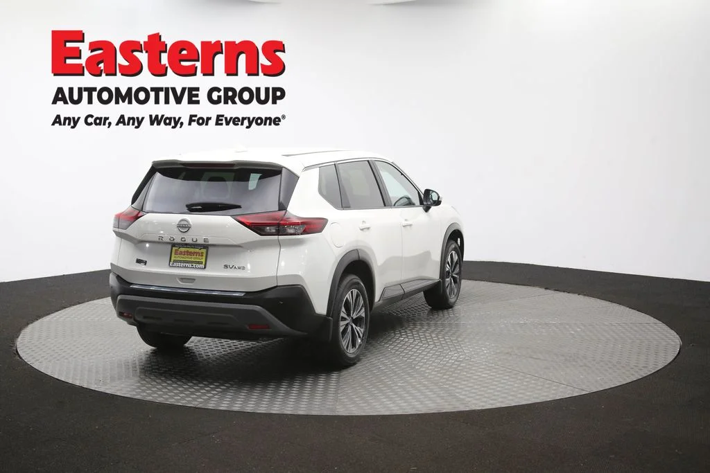 Used 2023 White Nissan SV image 38