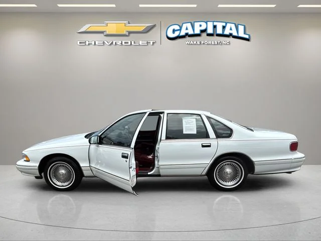 Used 1996 White Chevrolet Classic image 9