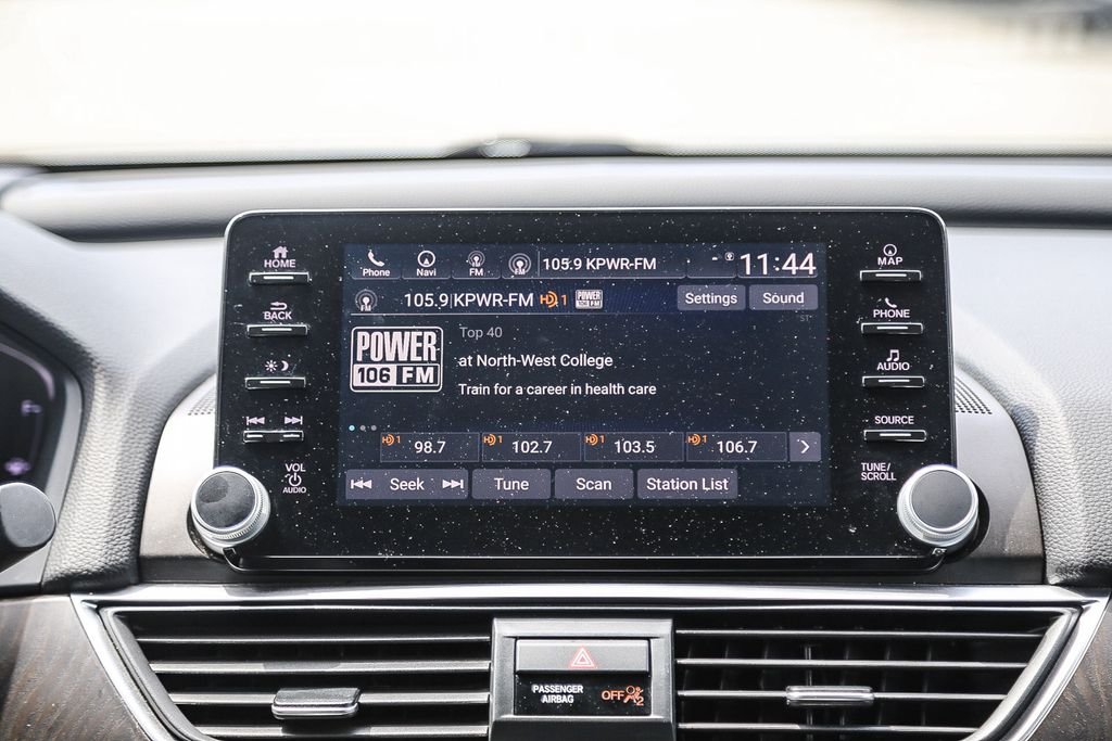 Used 2018 Platinum White Pearl Honda Touring image 14