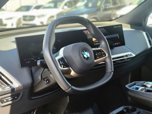 2026 BMW iX 45 - Photo 18